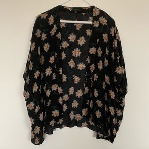 Aritzia Talula Floral Kimono